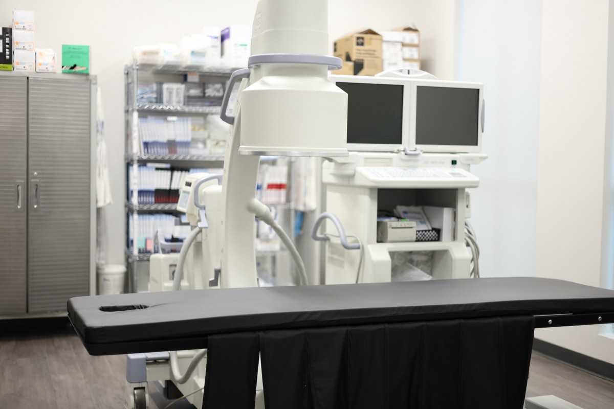 The angiography suite at ARV Centers: imaging equipment and procedure table